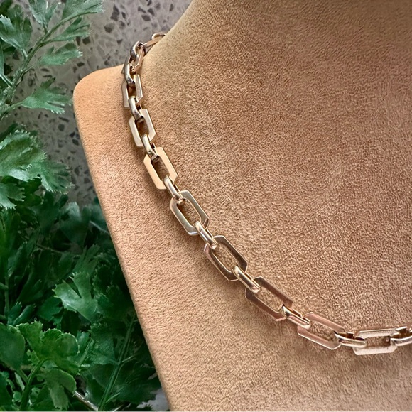 Gold tone jewelry set - Picture 3 of 11